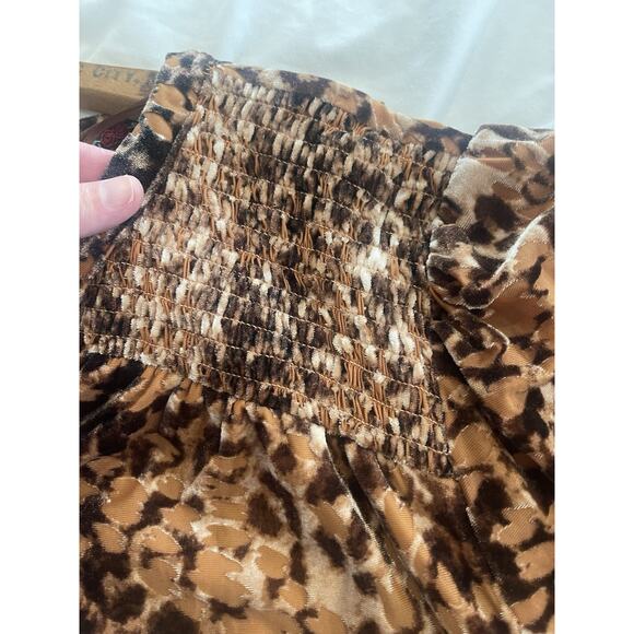 Nurture by Westbound Animal Printed Long Sleeve Smocked Velour Top Size 2X NWT - Picture 4 of 4